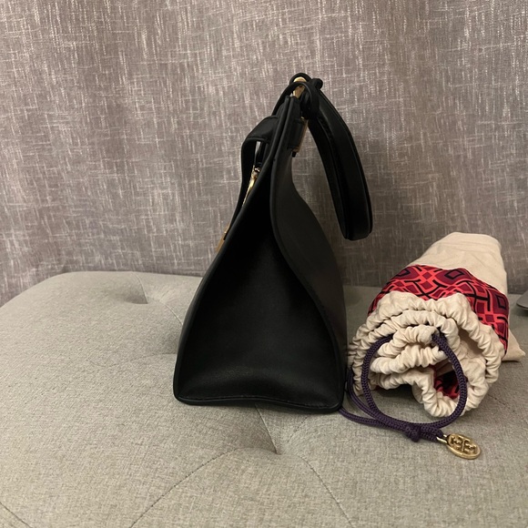 Tory Burch Authentic elegant bag black with gold hardware - Picture 7 of 8